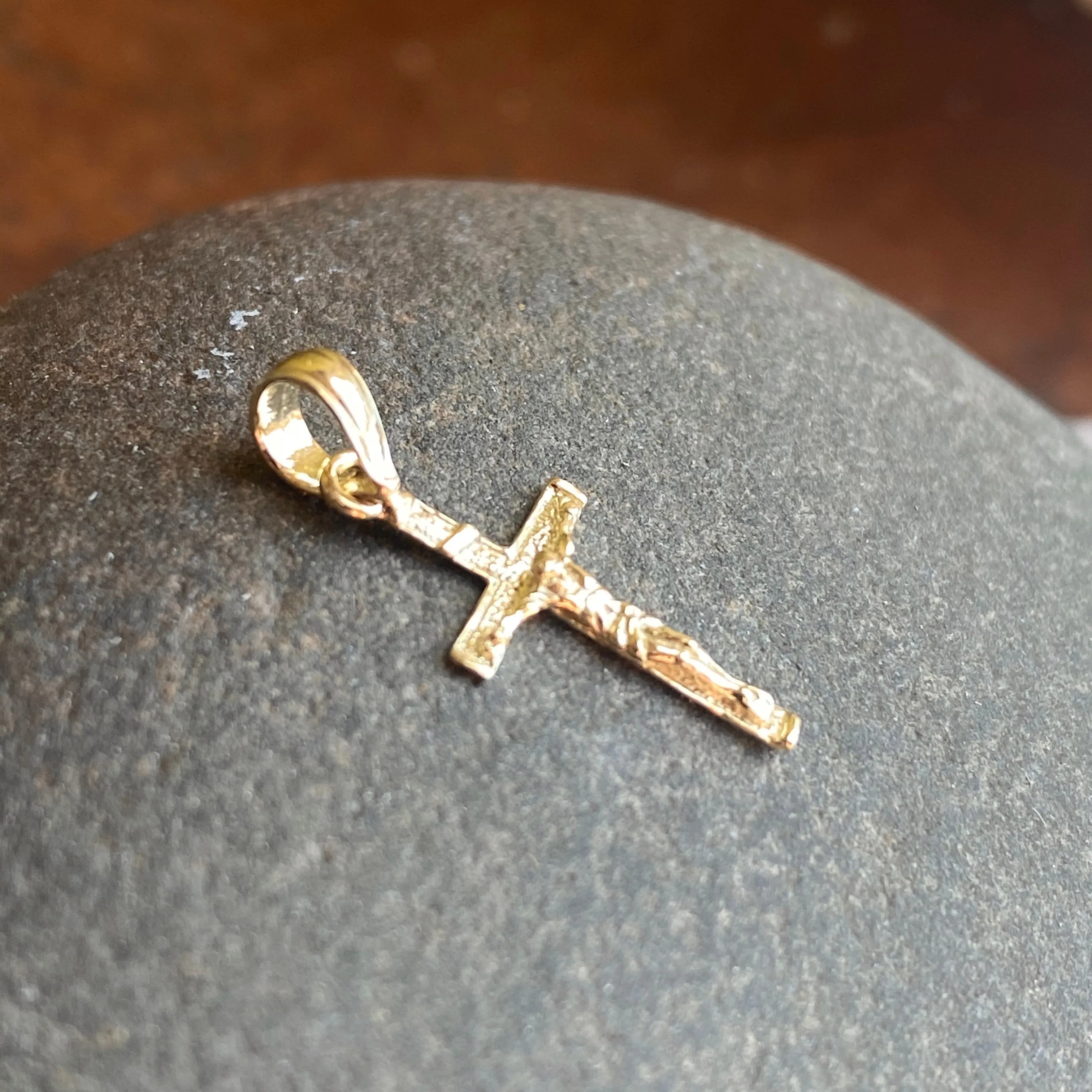 10KT Yellow Gold Mini 2D Textured Crucifix Cross Pendant Charm