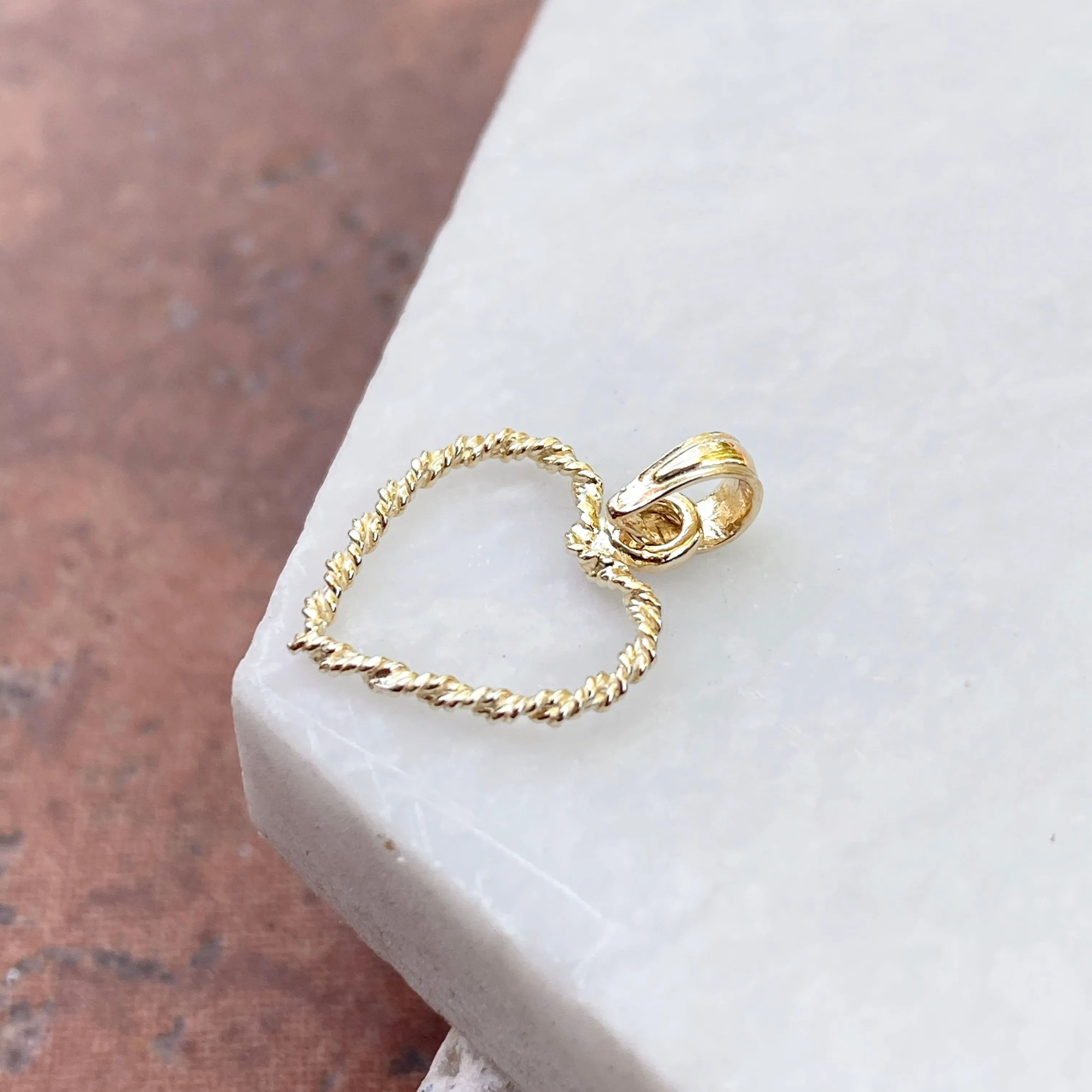 10KT Yellow Gold Rope Twist Open Heart Pendant Charm