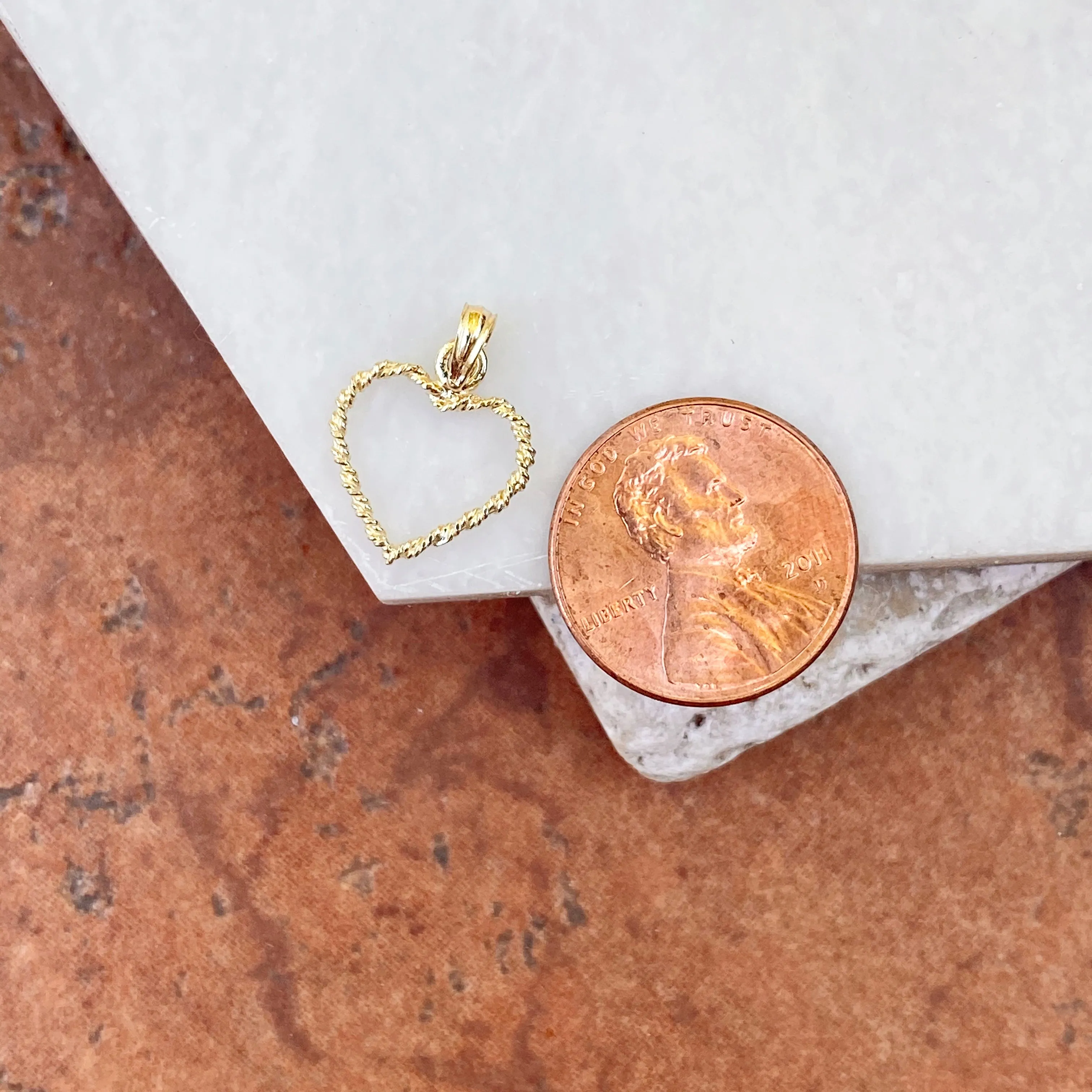 10KT Yellow Gold Rope Twist Open Heart Pendant Charm