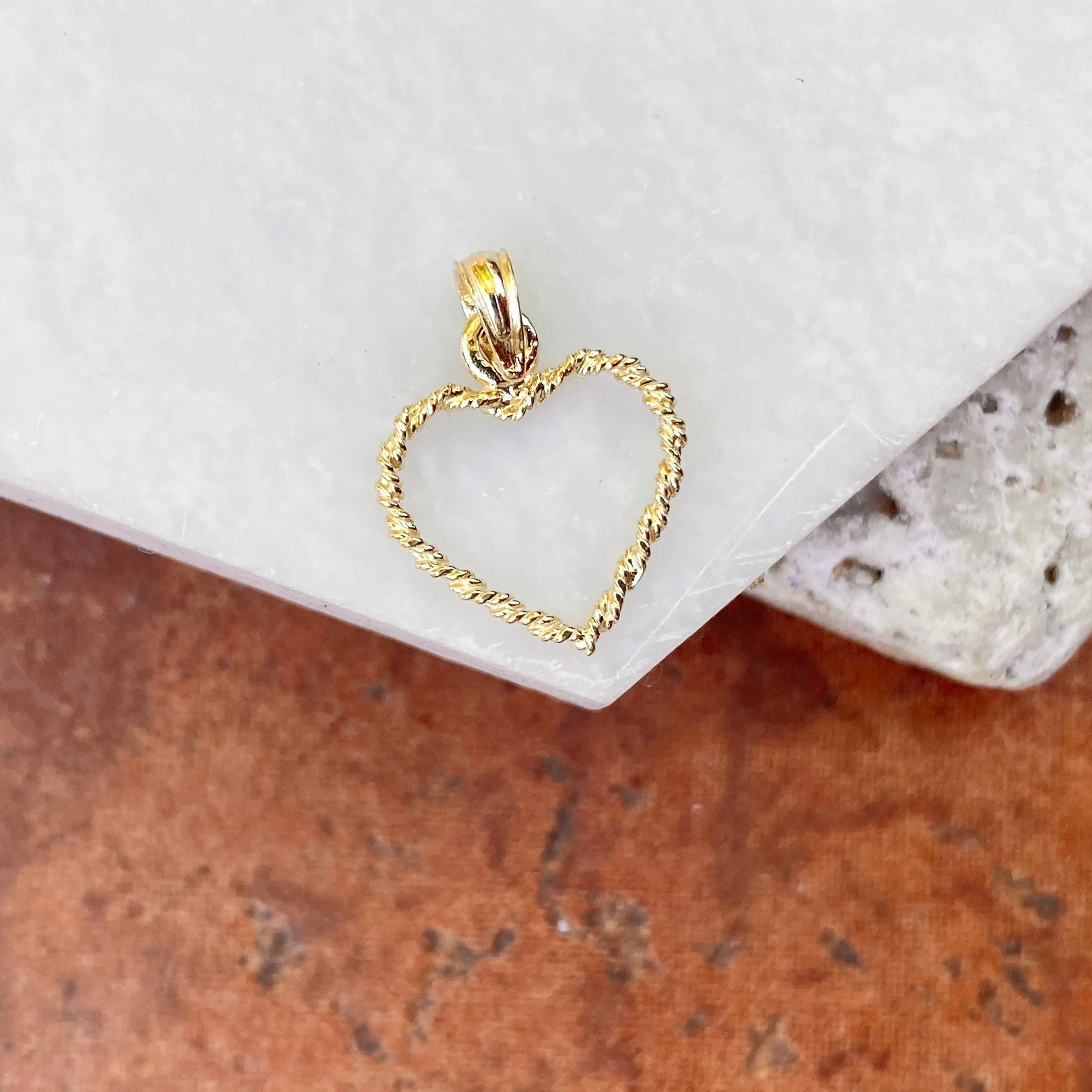 10KT Yellow Gold Rope Twist Open Heart Pendant Charm