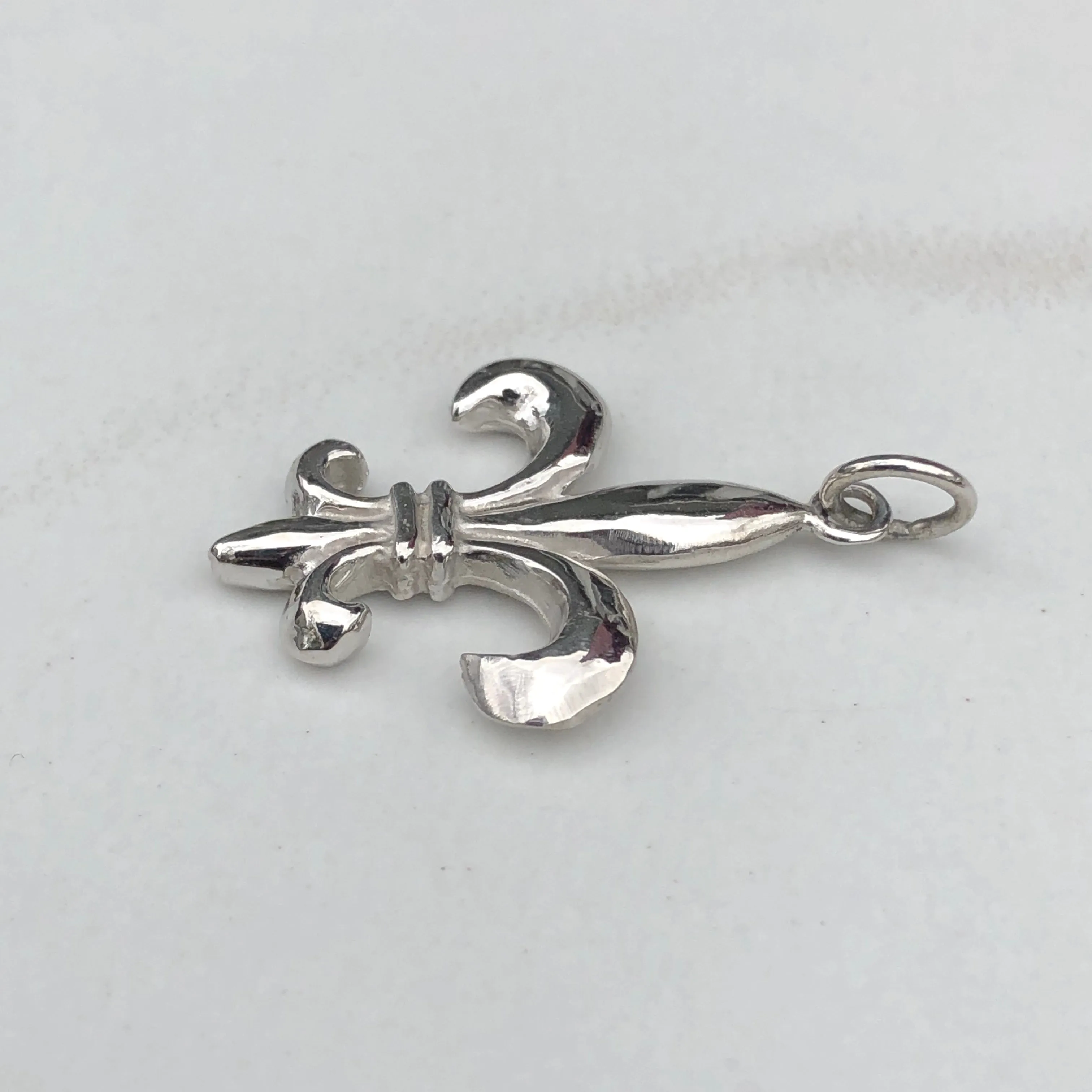 14KT White Gold Fleur de Lis Solid Pendant Charm