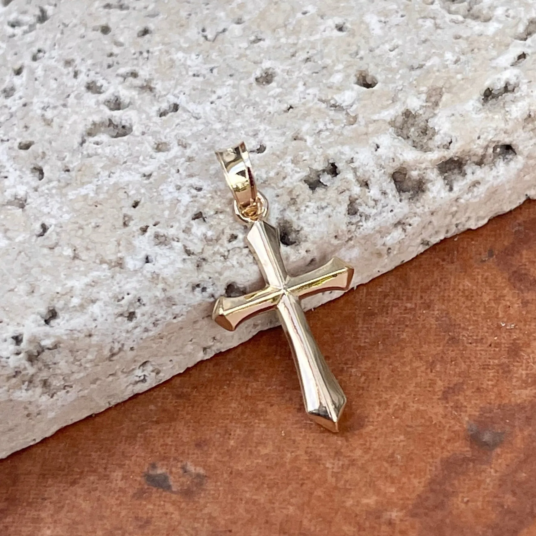 14KT Yellow Gold Beveled Pointed Edge Cross Pendant Charm