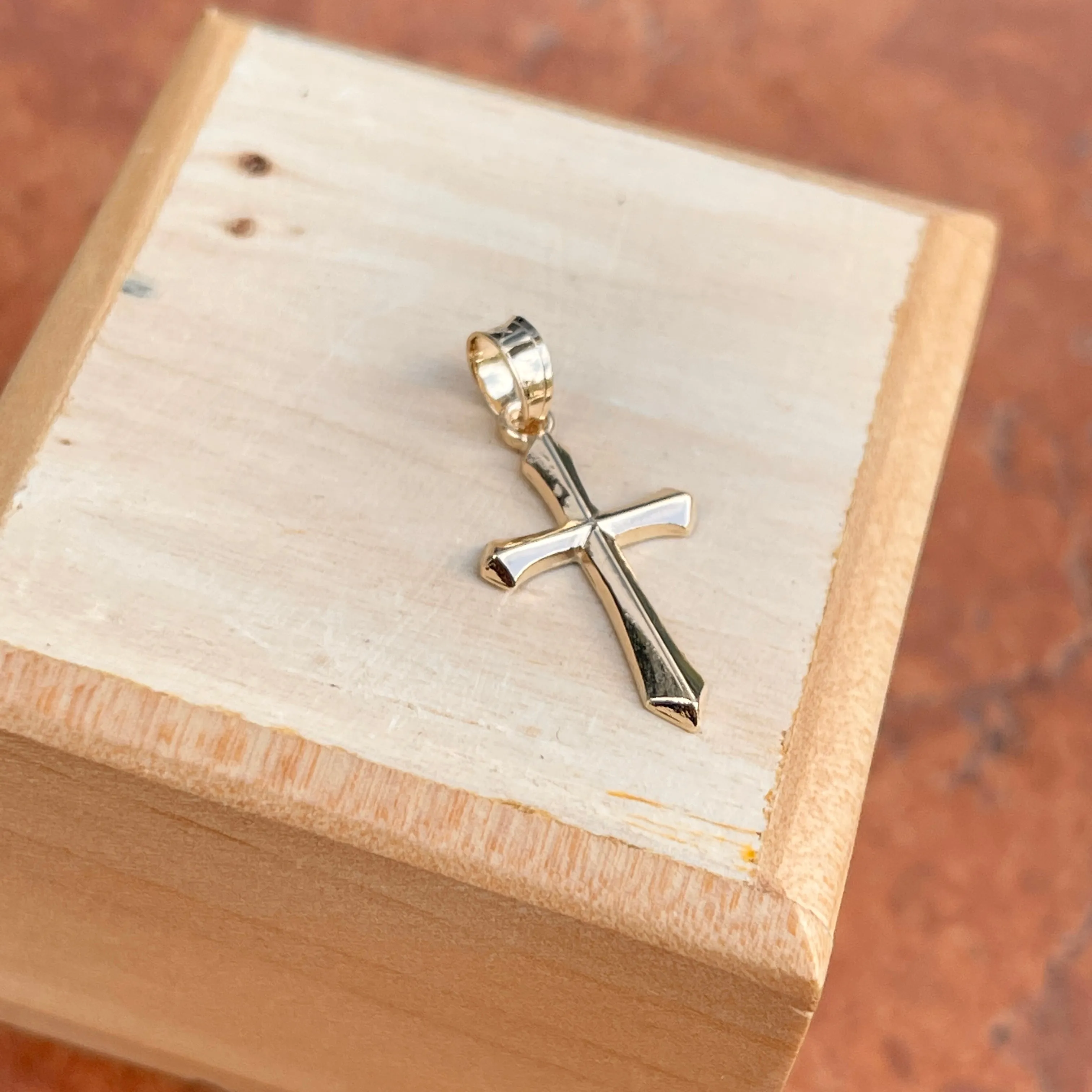 14KT Yellow Gold Beveled Pointed Edge Cross Pendant Charm