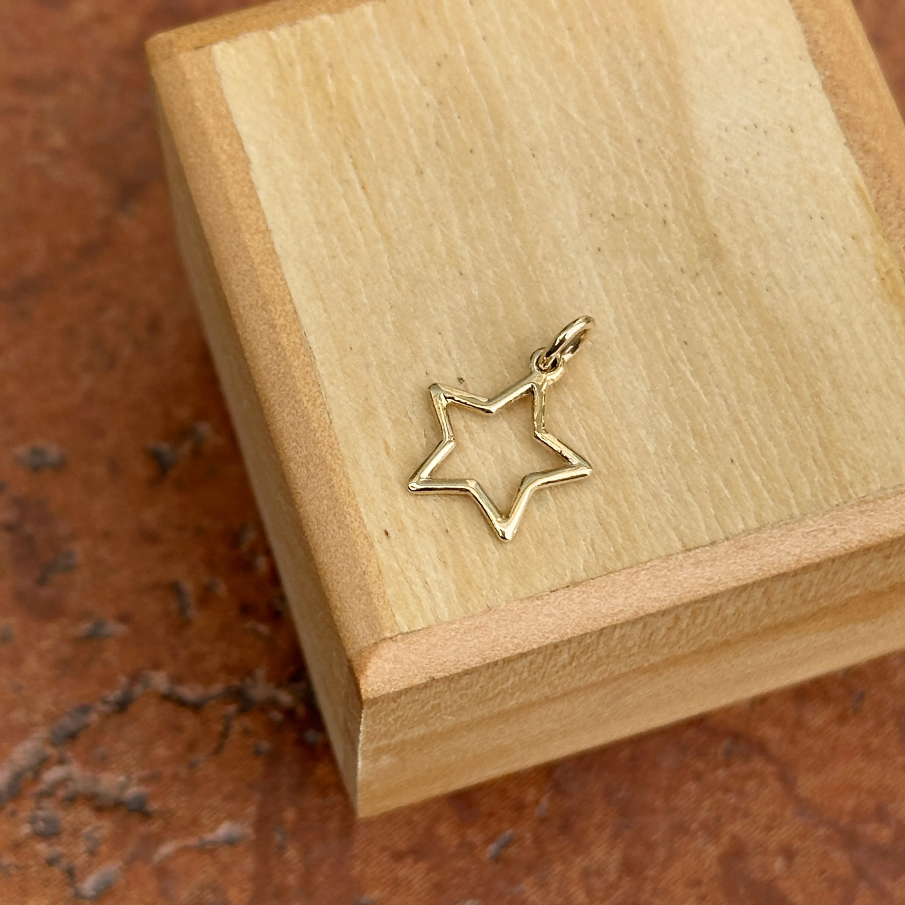 14KT Yellow Gold Cut-Out Star Pendant Charm