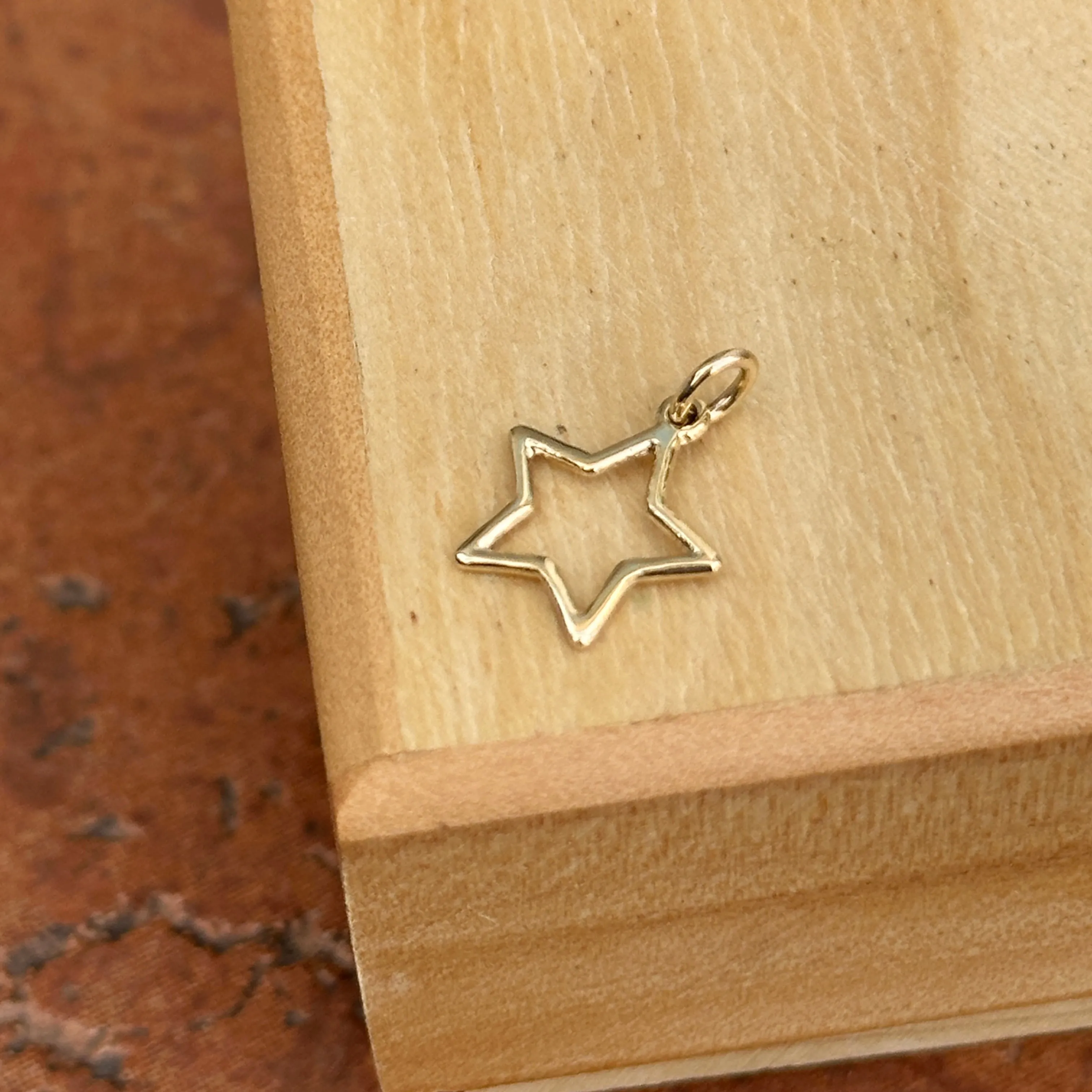 14KT Yellow Gold Cut-Out Star Pendant Charm