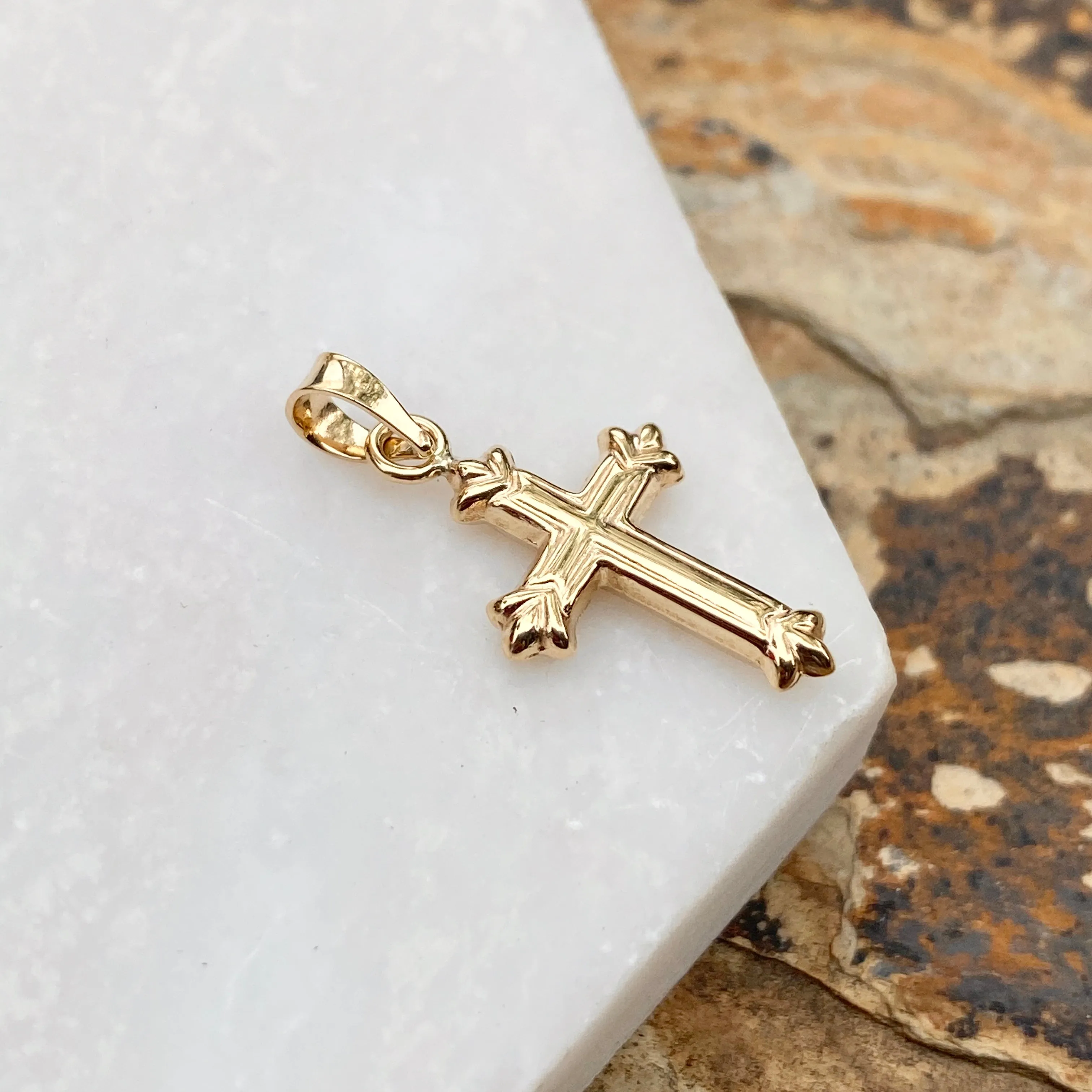 14KT Yellow Gold Fleur de Lis Hollow Pendant Charm