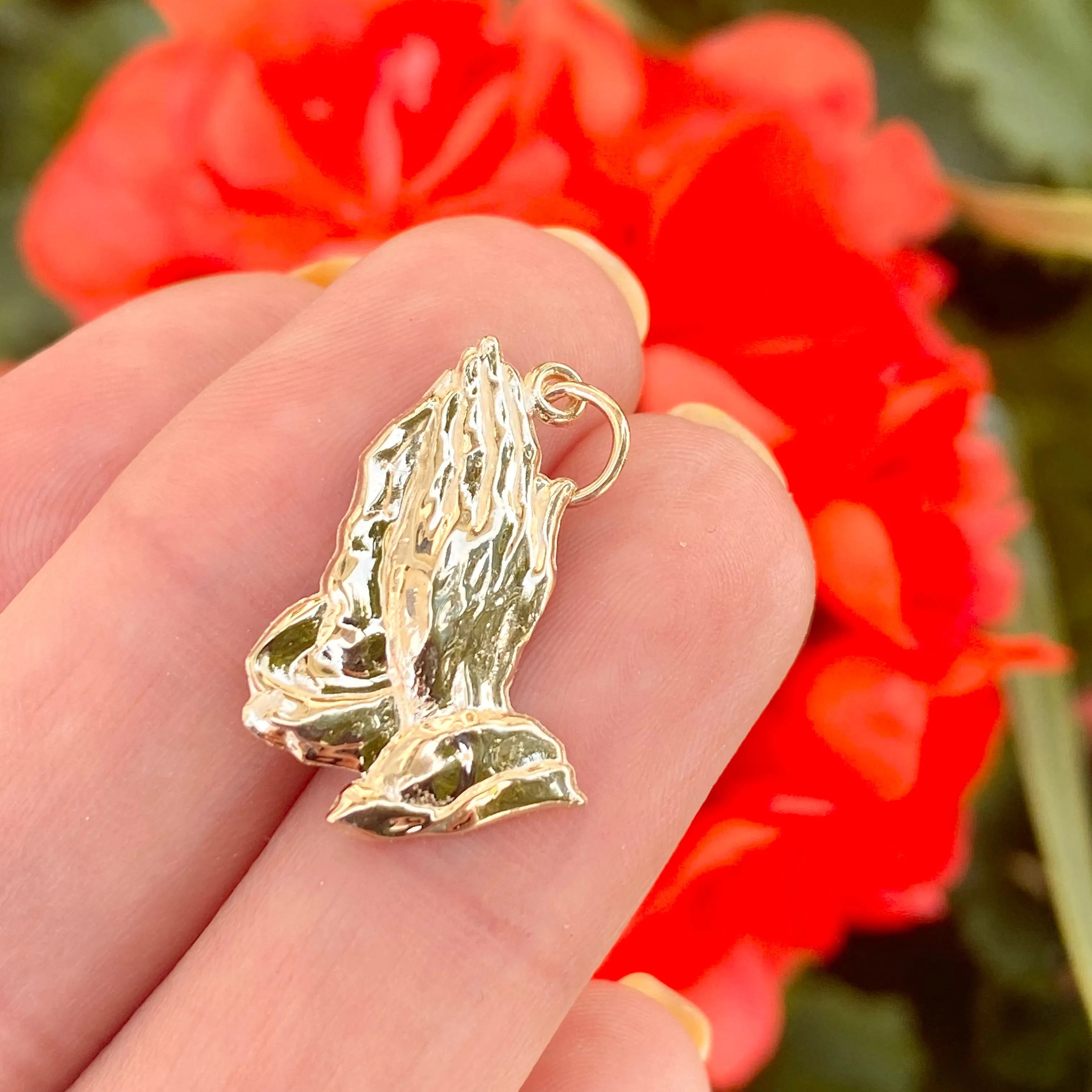 14KT Yellow Gold Polished Praying Hands Pendant Charm