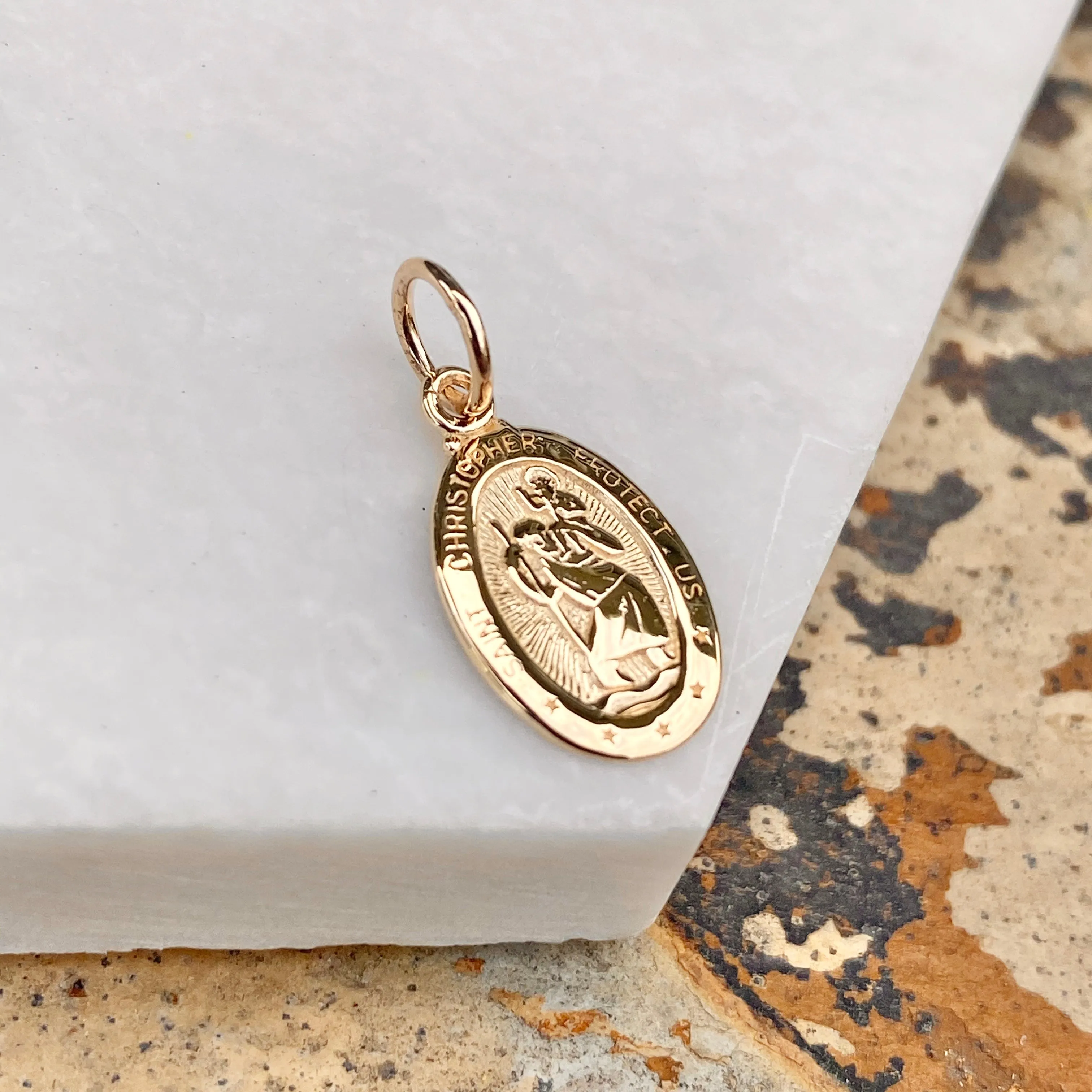 14KT Yellow Gold Saint Christopher Oval Medal Pendant Charm 21mm