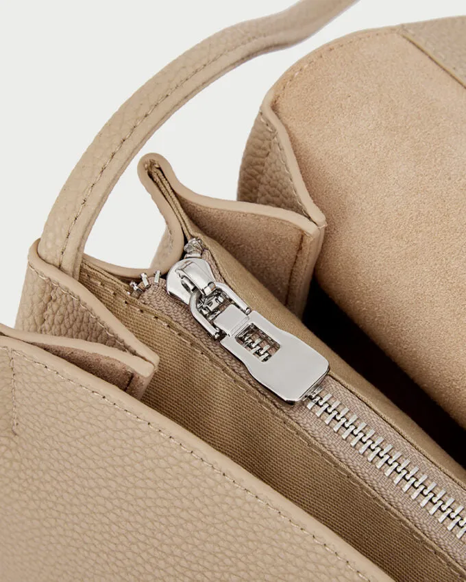 Avery | Retro Softness  Elegant Handbag