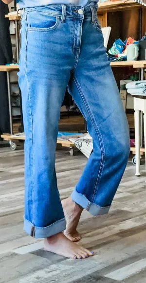 Daisy High Rise Straight Jean