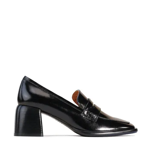 Eos Chance Black Loafer