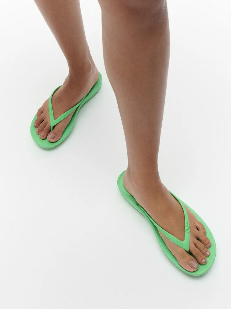 FitFlop IQUSHION Ergonomic Flip-Flops