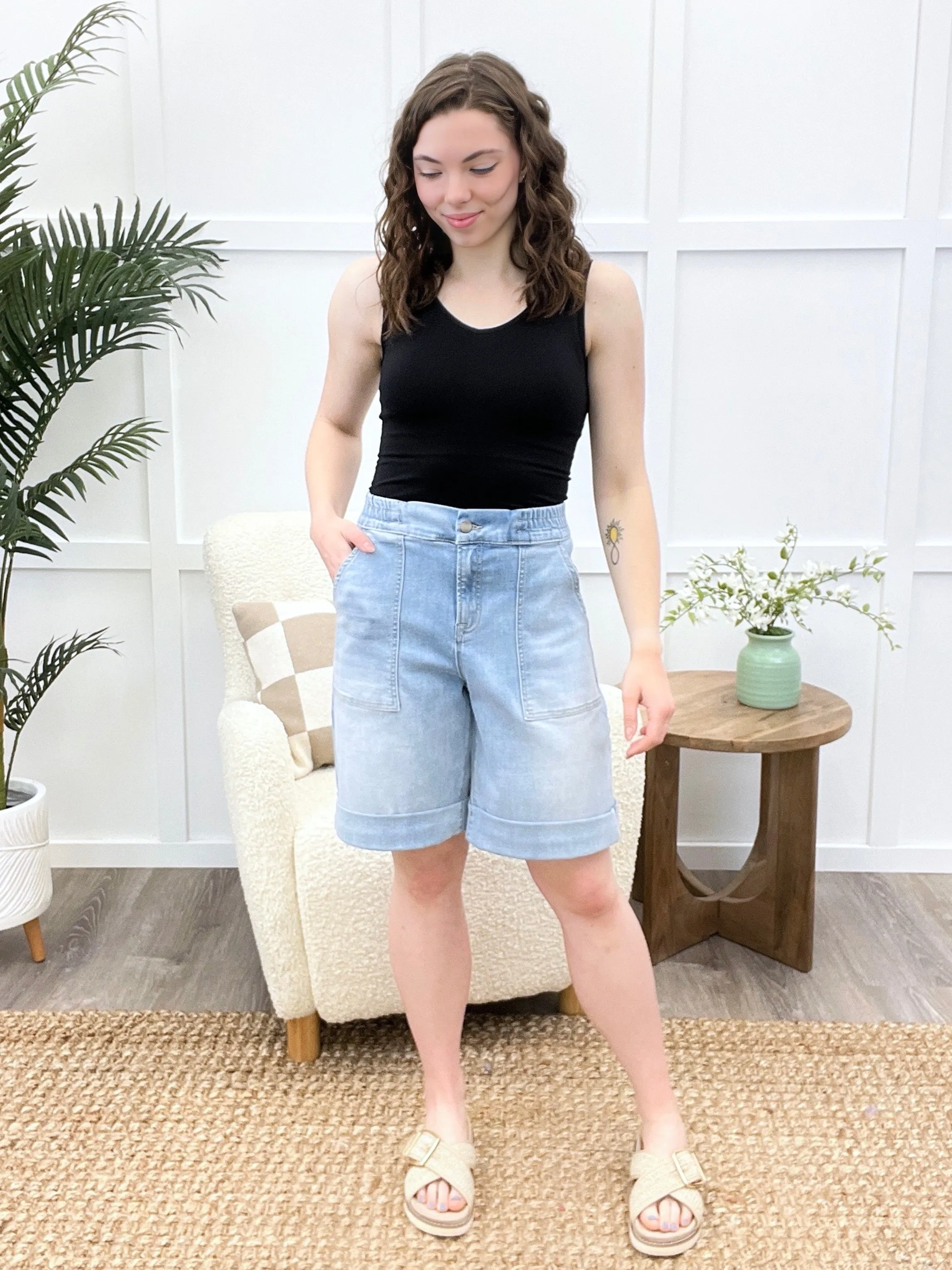 Sally Super High Cuffed Hem Shorts