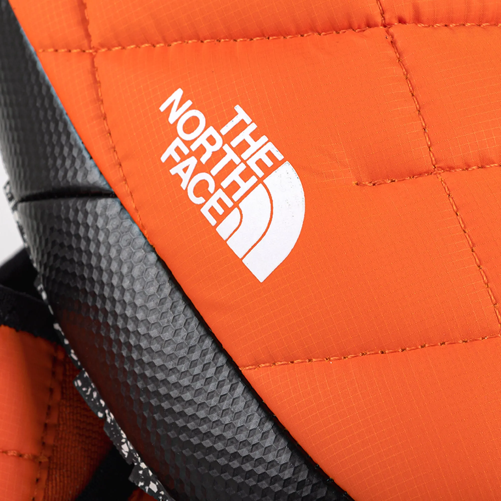 The North Face ThermoBall� Traction Mule V TNF Orange/TNF White NF0A3UZN414