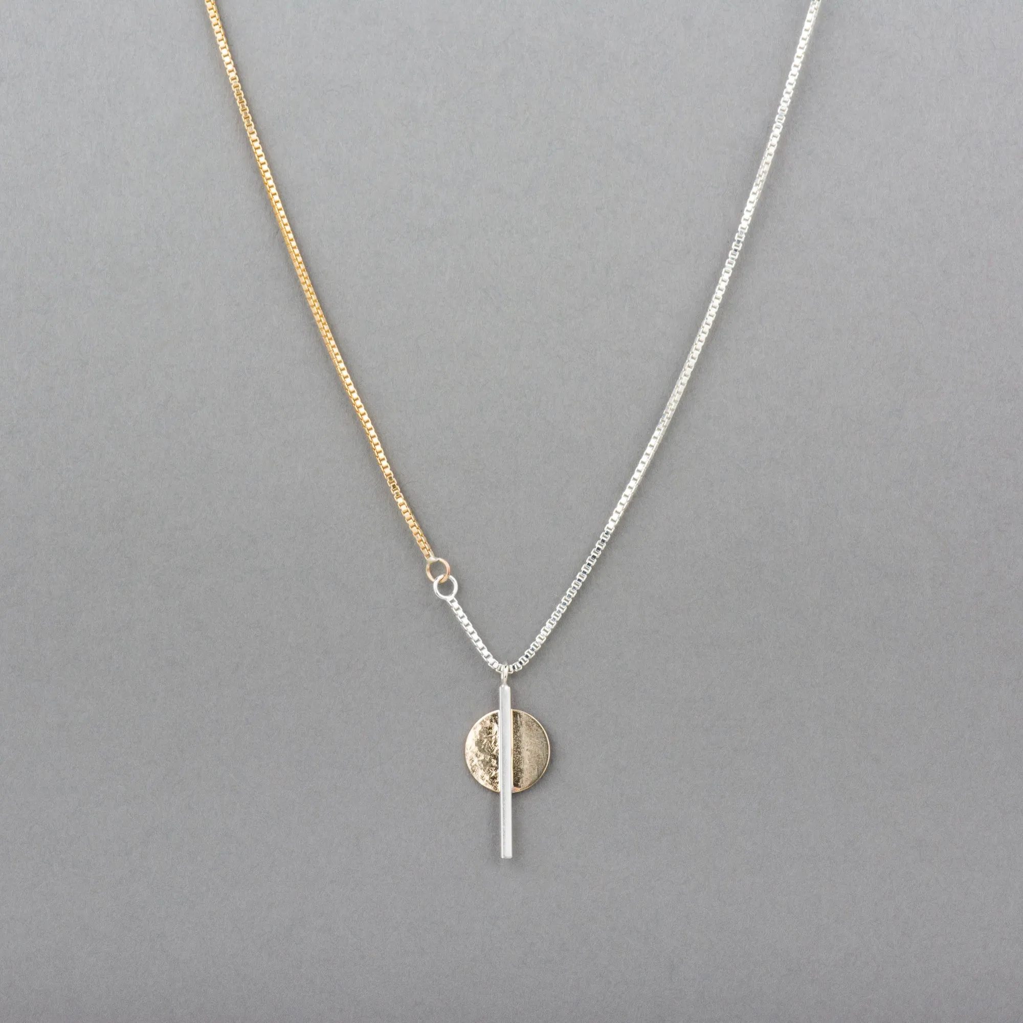 TOUR NECKLACE