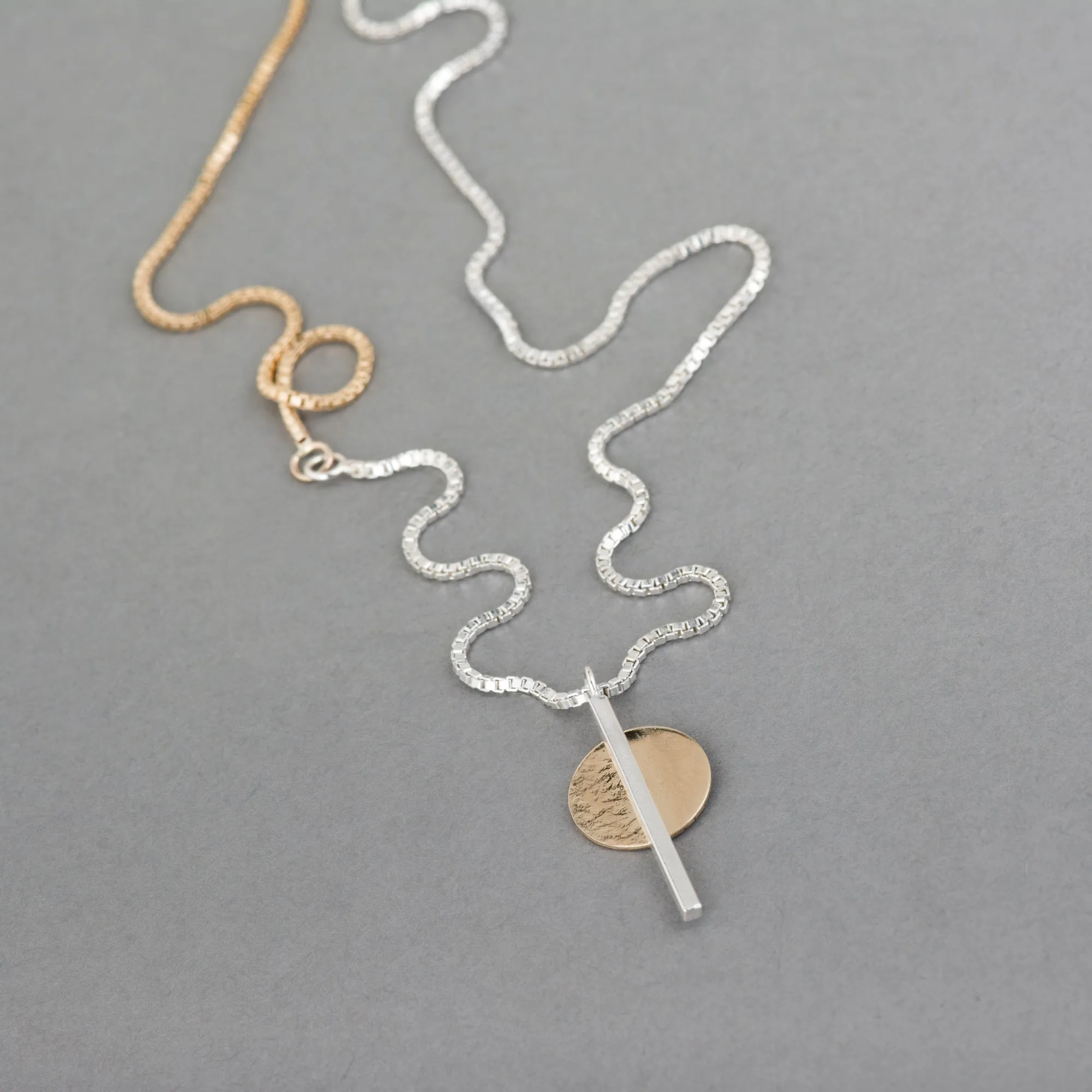 TOUR NECKLACE